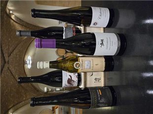 Degustations Paket Schweiz, Neuenburg, Waadt und Bündnerland